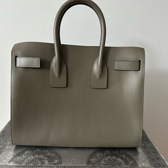 Barely worn, looks like new Small Saint Laurent Sac Du Jour - Picture 4 of 7